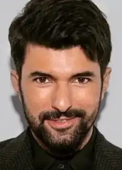 ენგინ აქიურექი